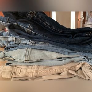 5 PAIRS of American Eagle jeans